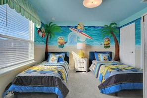 8 bedrooms, desk, iron/ironing board, travel cot