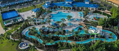 حمّام سباحة مُدفَّأ