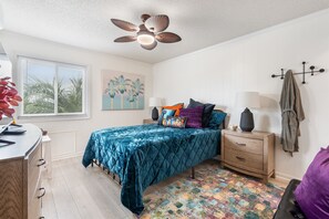 2 bedrooms, iron/ironing board, free WiFi, bed sheets - Retro-Themed Condo | 2BR | Perfect Location (Myrtle Beach)