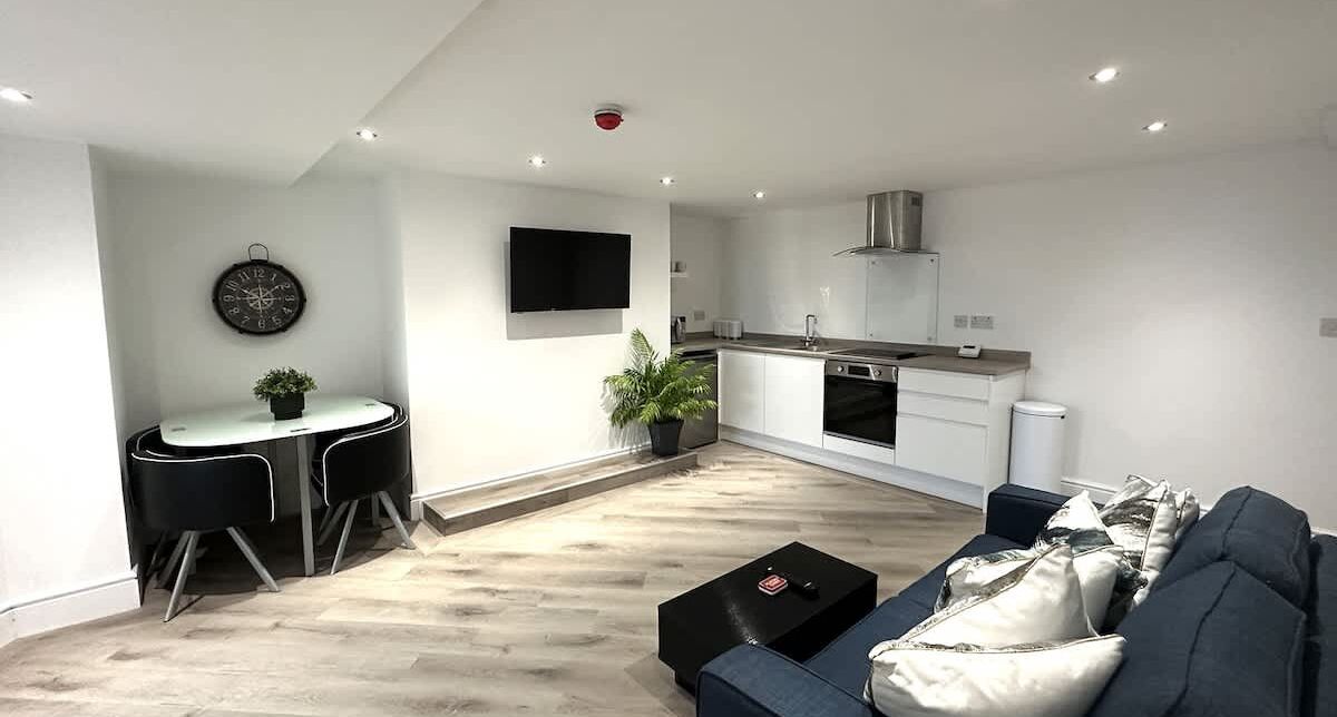 Televisión y oficina 