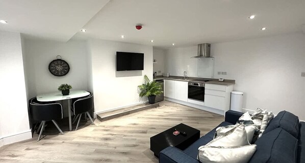 TV, offices - Kittiwake – A Pet Friendly Cosy Coastal Retreat (Lancashire)