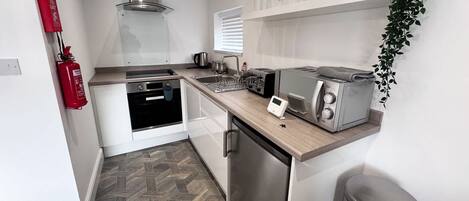 Fridge, microwave, oven, stovetop