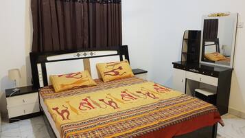 House | 3 bedrooms, iron/ironing board, free WiFi, bed sheets