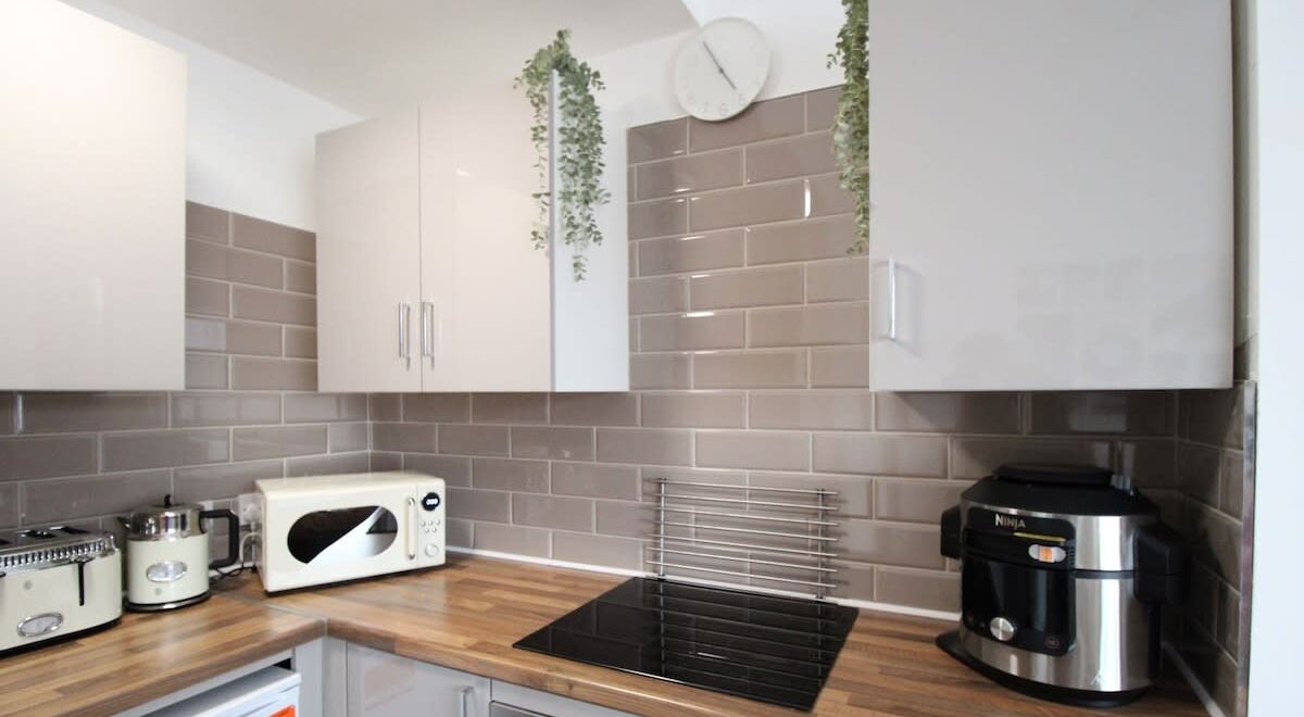 Stovetop, cookware/dishes/utensils