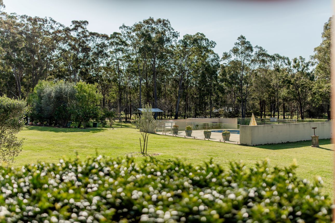 المنطقة المحيطة بالمنشأة