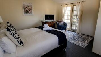 8 makuuhuonetta, silitysrauta/-lauta, Wi-Fi, vuodevaatteet