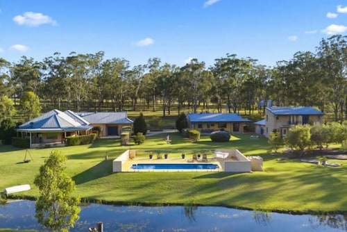 Chez Vous Estate Pokolbin - Hunter Valley! Accommodation for up to 18 guests