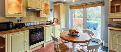 Lave-vaisselle, chaise haute