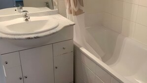 Hair dryer, soap, toilet paper - Apartment 4-6 persons, secured residence, elevator, breathtaking view! (SuperDévoluy)