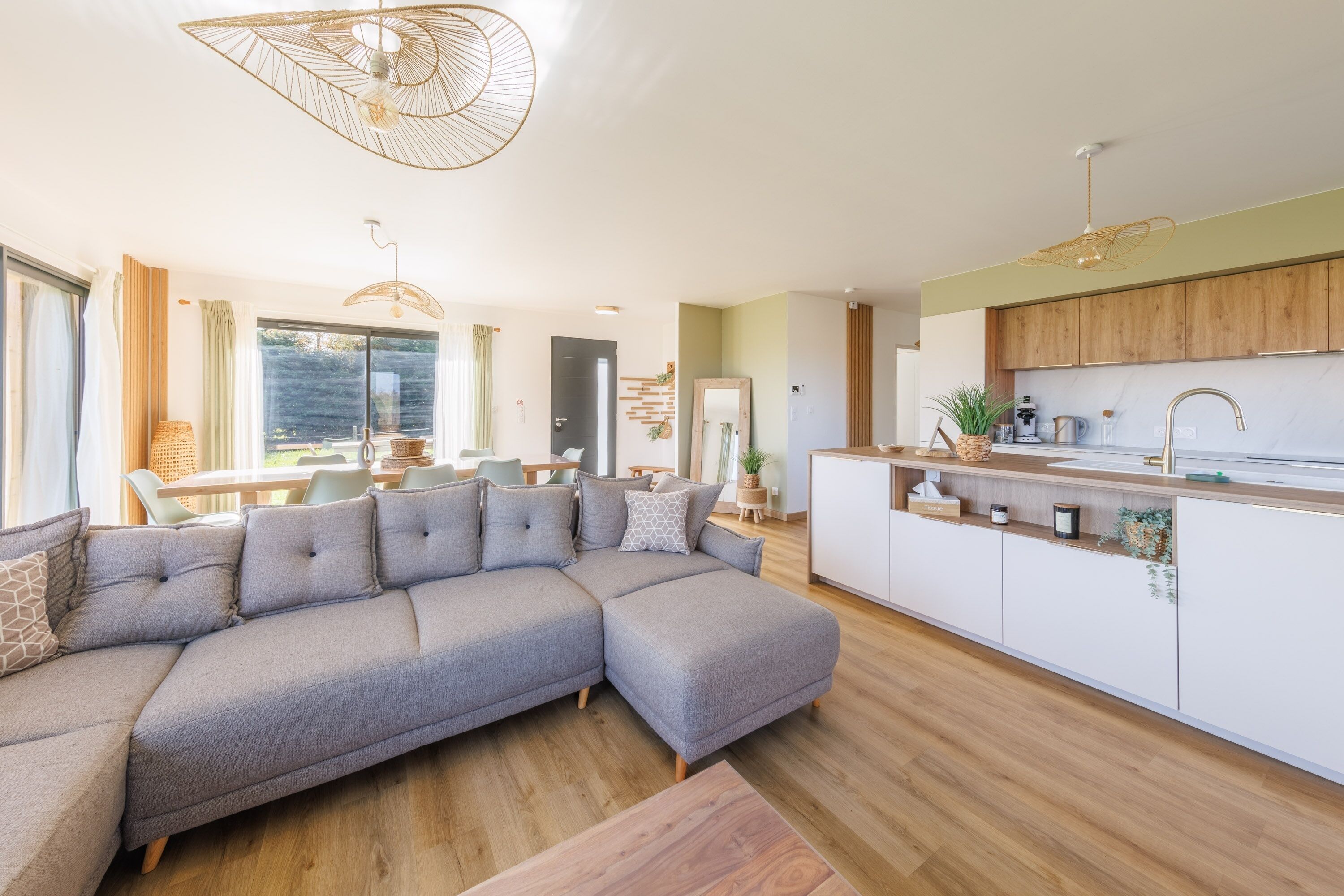 Fernseher, Stereoanlage