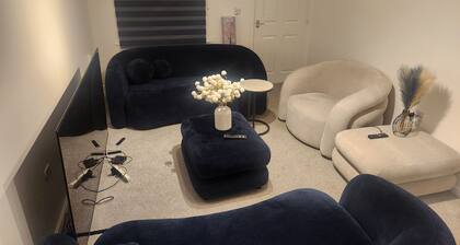 Glamshouse is situated in a beautiful layout called Akron estate.
it's centra