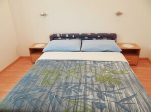 1 bedroom, WiFi, bed sheets