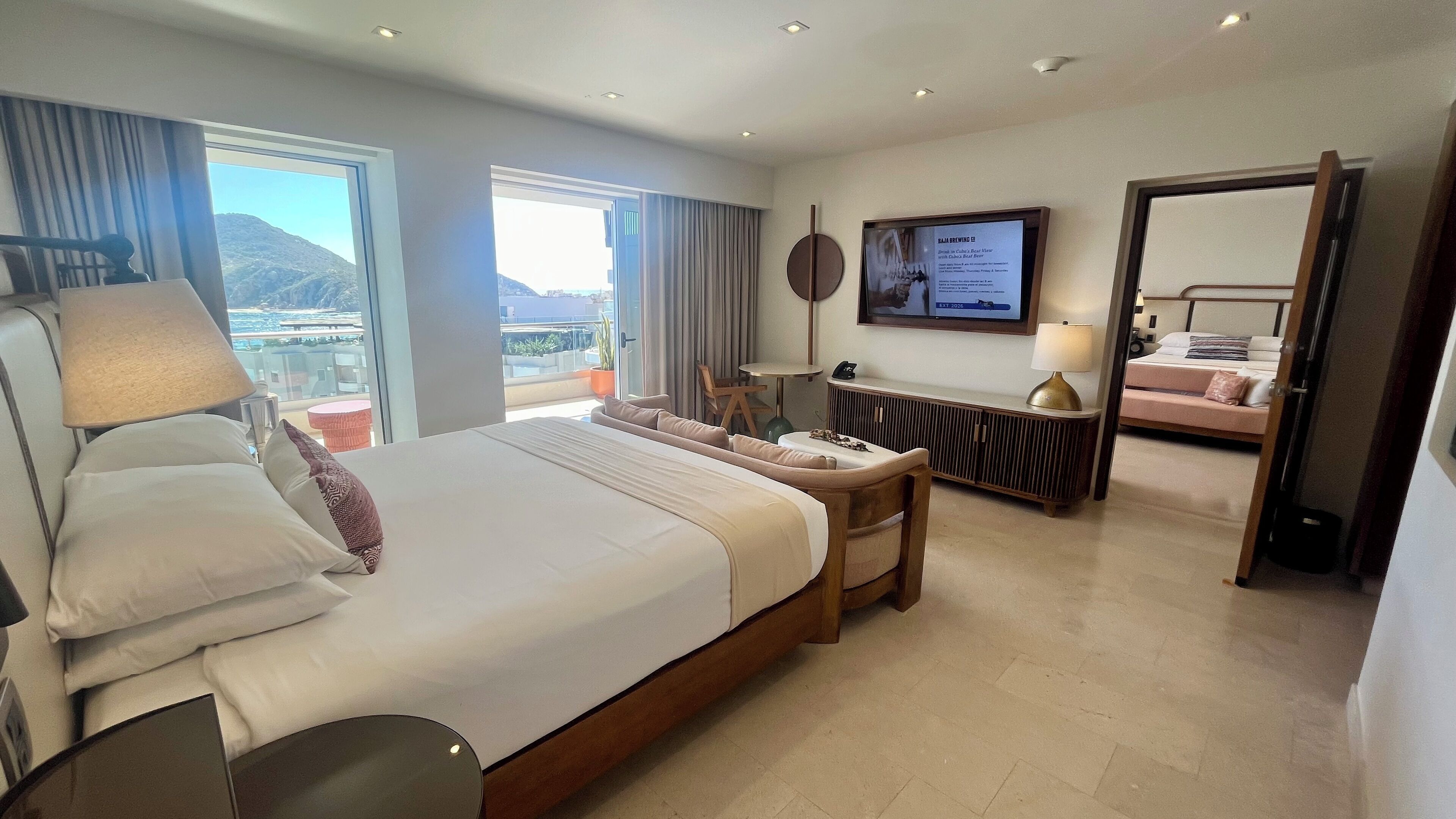 Beachfront Heart Of Cabo San Lucas On Medano Beach W/ Arch View & Marina Access - 卡波聖盧卡斯
