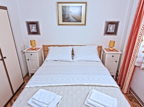 1 bedroom, internet, bed sheets