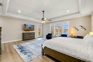 4 bedrooms, desk, iron/ironing board, free WiFi