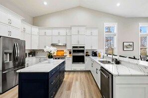 Fridge, microwave, oven, stovetop - Lakefront Lake Anna with Cove, Dock, Deck, Hot Tub (Bumpass)