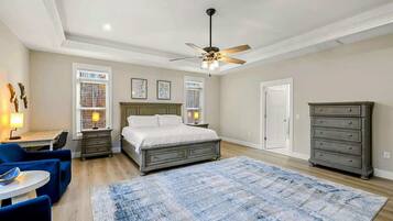 4 Schlafzimmer, Schreibtisch, Bügeleisen/Bügelbrett, kostenloses WLAN