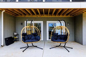 Terrace/patio - Lakefront Lake Anna with Cove, Dock, Deck, Hot Tub (Bumpass)