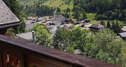 Luxuriöses Chalet mit Traumaussicht – Wandern & Skifahren im UNESCO-Welterbe