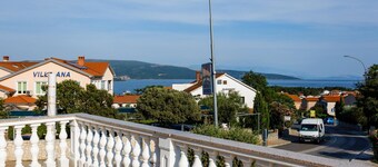 Sunny and Sleek Krk Rooms with Balcony - Classic Double Room with Balcony