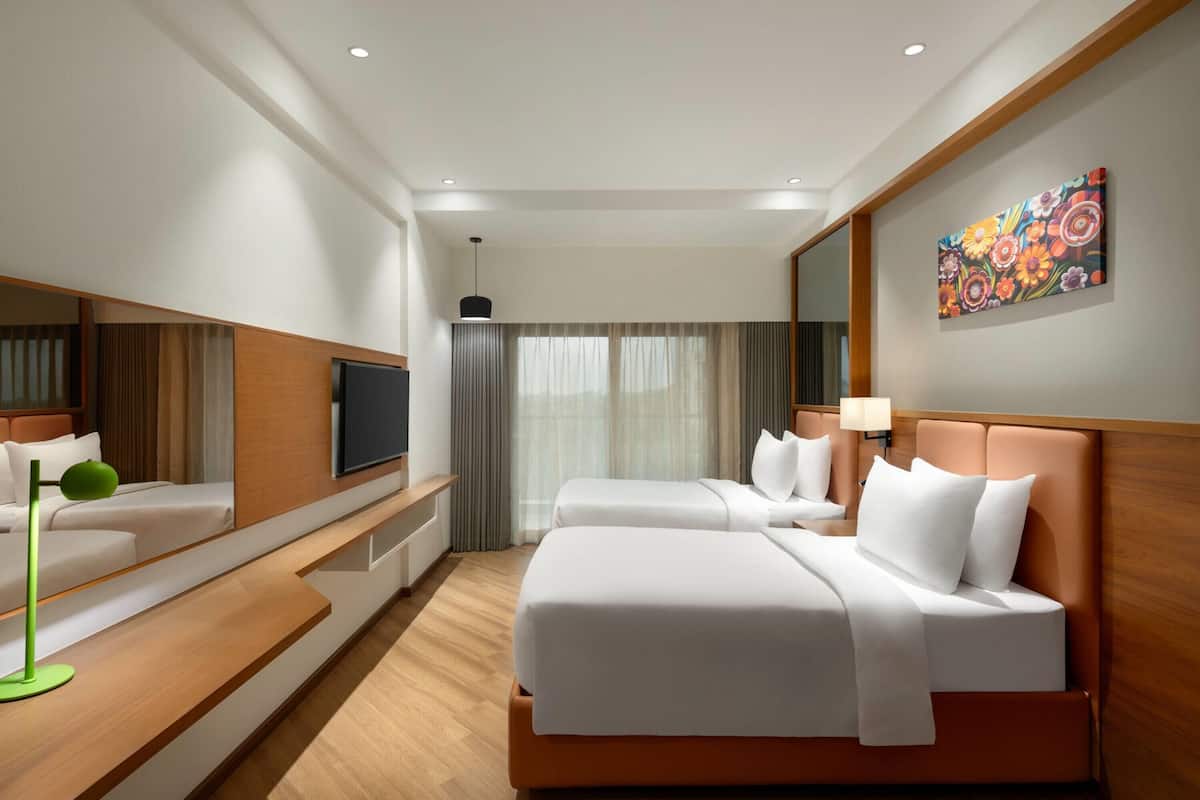 Habitación estándar, 2 camas individuales | Caja fuerte, escritorio, espacio para trabajar con un portátil