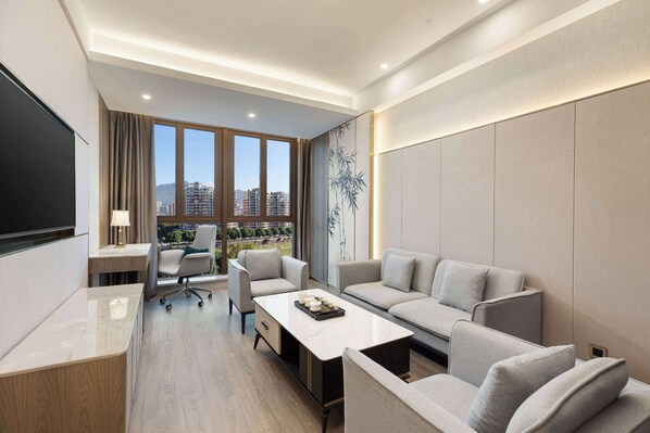 Executive Suite, 1 King Bed, Non Smoking