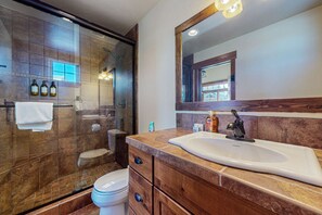 Hair dryer, towels - Winter Park top-floor condo with hot tub, mountain adventure, and workstation (Fraser)