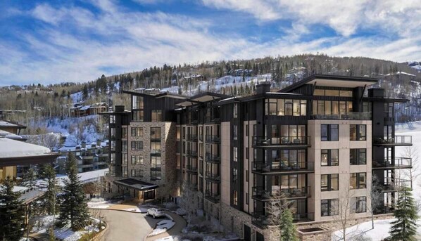 Exterior - Luxury 2bd 2ba Ski In & Ski Out 60 (Snowmass Village)