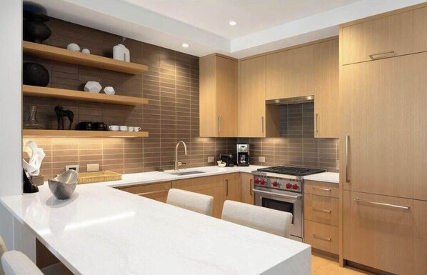 Fridge, microwave, oven, stovetop