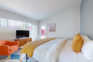 3 bedrooms, iron/ironing board, Internet, bed sheets