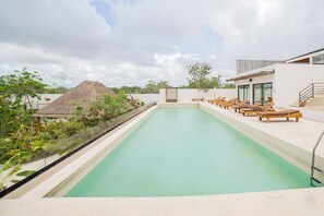 Outdoor pool - Luxury Studio - Kitchenette Spa Gym & Priv. Cenote @TheWavesTulum (Tulum)