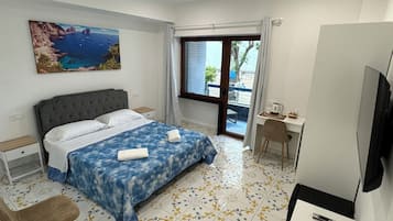 Superior-værelse - balkon - byudsigt | Minibar, skrivebord, lydisolering, strygejern/strygebræt