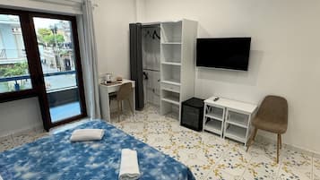Chambre Supérieure, balcon, vue ville | Minibar, bureau, chambres insonorisées, fer et planche à repasser