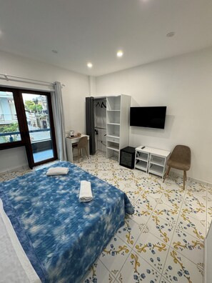Superior Room, Balcony, City View | Minibar, desk, soundproofing, iron/ironing board - Angela House Sorrento Center (Sorrento)