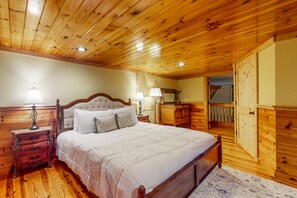 2 bedrooms, iron/ironing board, Internet, bed sheets