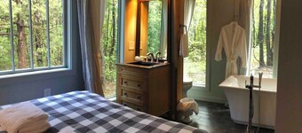 Three Private Cottages at Shoofly Farm with Heat/AC, fitness room, WiFi