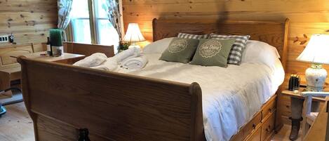 7 habitaciones, tabla de planchar con plancha, wifi y ropa de cama