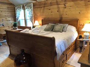 7 bedrooms, iron/ironing board, WiFi, bed sheets