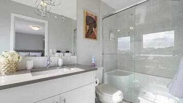 Luxury House | Bathroom