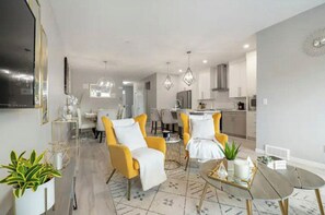 บ้านพักลักซ์ชัวรี่ | บริเวณนั่งเล่น