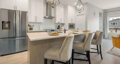 Luxury Modern Home - Livingstone