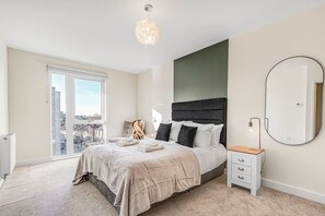 1 chambre, bureau, fer et planche à repasser, Wi-Fi