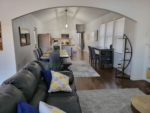 Smart TV, fireplace, computer monitors