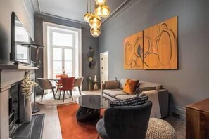 Living area - PBC | Modern One Bedroom Apartment in Paddington PAD6 (London)