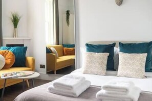 Room - PBC | Modern Studio Apartment in Paddington DT9 (London)