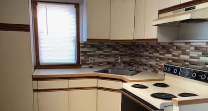 Private and cozy house with 1-bedroom and 1-bathroom and free Wi-Fi