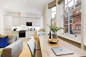 Fridge, microwave, oven
