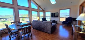 TV, books - ON THE ISLAND CLOSE TO RECREATION CENTER! (Holiday Island)