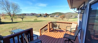 ON THE ISLAND CLOSE TO RECREATION CENTER!