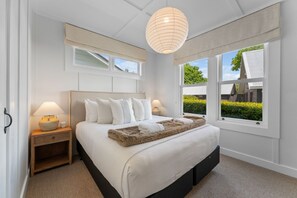 4 bedrooms, iron/ironing board, free WiFi